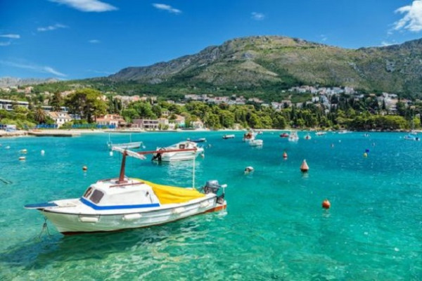 «Volim te, Hrvatska. Я кохаю тебе, Хорватія!» «Volim te, Hrvatska. Я кохаю тебе, Хорватія!»